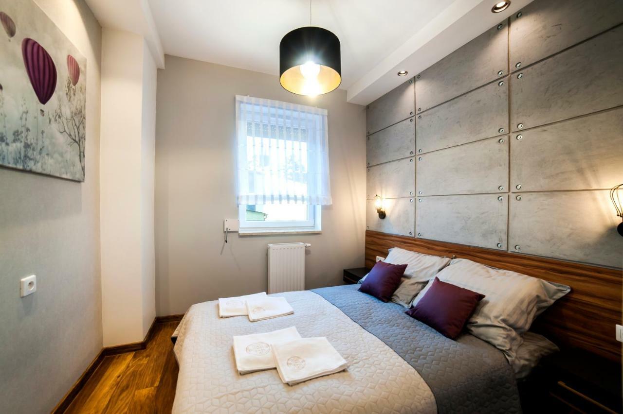 Urban Apart Uniejowアパートメント エクステリア 写真