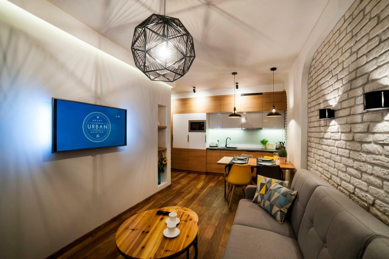 Urban Apart Uniejowアパートメント エクステリア 写真